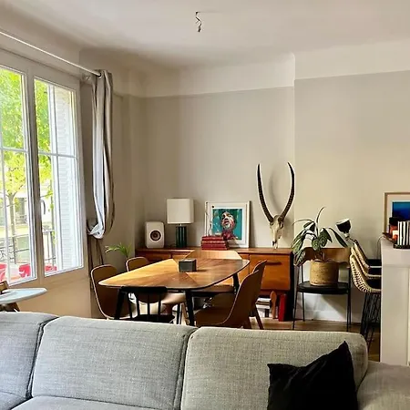 Typique Proche Tour Eiffel Apartment